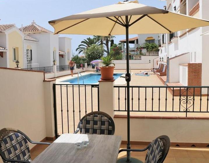 Casa Kasander, Two Bedroom Appartment Near Beach With Pool Нерха Екстер'єр фото
