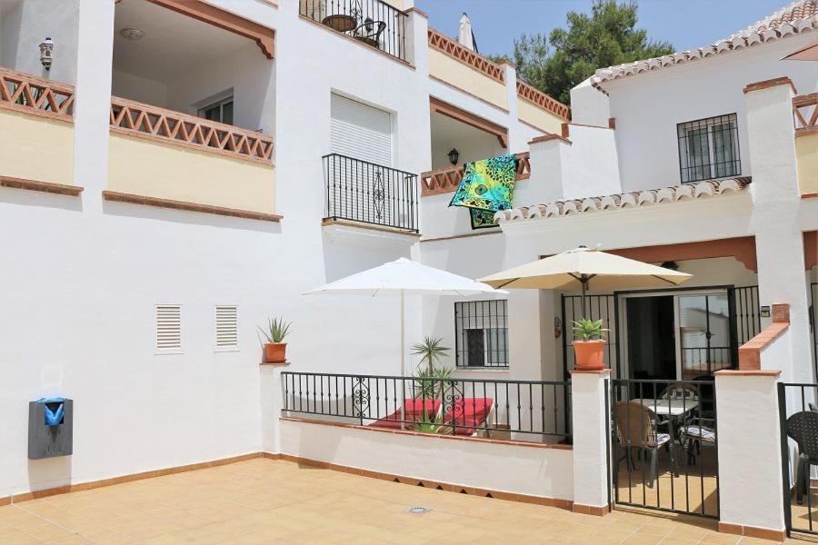Casa Kasander, Two Bedroom Appartment Near Beach With Pool Нерха Екстер'єр фото